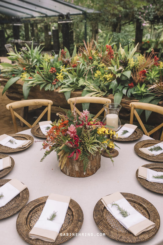 decoração de mesa de convidados assinada por clara nobrega e vinicius santo