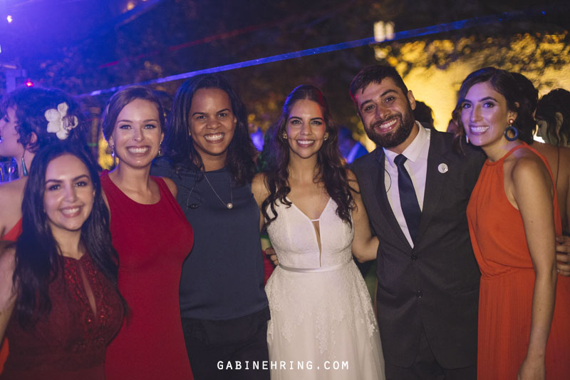 noivas da assessora e cerimonialista thienny tamis reunidas na pista de dança